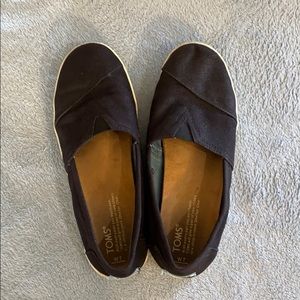 Women’s TOMS shoe